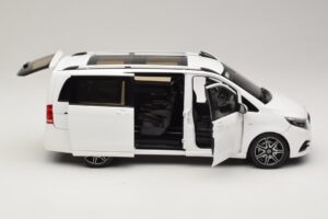 Mercedes V-Class W447 AMG Line Biały Norev 1:18 183876 Metal — zdjęcie 4 z 8