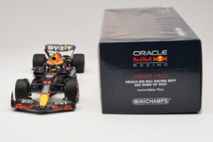 Oracle Red Bull Racing RB19 S. Perez Abu Dhabi GP 2023 Minichamps 1:18 110232311 Żywica — zdjęcie 6 z 7