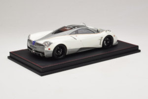 Pagani Huayra Luminous Green AB 1:18 REMC041 Żywica — zdjęcie 3 z 7