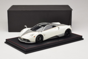 Pagani Huayra Luminous Green AB 1:18 REMC041 Żywica — zdjęcie 7 z 7