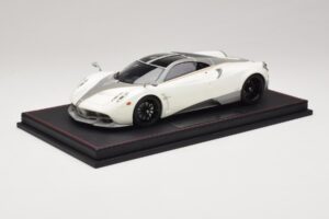 Pagani Huayra Luminous Green AB 1:18 REMC041 Żywica — zdjęcie 2 z 7