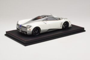 Pagani Huayra Luminous Green AB 1:18 REMC041 Żywica — zdjęcie 3 z 7