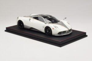 Pagani Huayra Luminous Green AB 1:18 REMC041 Żywica — zdjęcie 4 z 7
