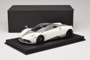 Pagani Huayra Luminous Green AB 1:18 REMC041 Żywica — zdjęcie 7 z 7