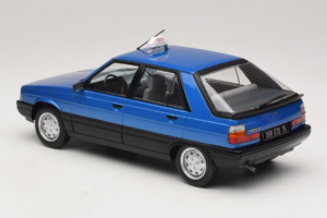 Renault 11 GTL Taxi James Bond MCG 1:18 MCG18833 Metal — zdjęcie 5 z 6