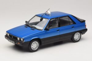 Renault 11 GTL Taxi James Bond MCG 1:18 Renault 11 GTL Taxi James Bond MCG 1:18 MCG18833 Metal