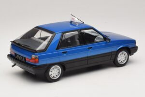 Renault 11 GTL Taxi James Bond MCG 1:18 MCG18833 Metal — zdjęcie 2 z 6