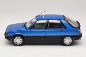 Renault 11 GTL Taxi James Bond MCG 1:18 MCG18833 Metal — zdjęcie 3 z 6