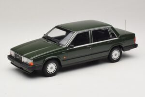 Volvo 740 GL Ciemnozielony Minichamps 1:18 155171702 Metal