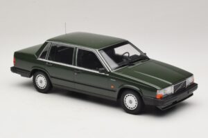 Volvo 740 GL Ciemnozielony Minichamps 1:18 155171702 Metal — zdjęcie 4 z 6
