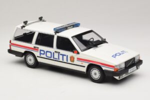 Volvo 740 GL Kombi Politi Norway Minichamps 1:18 155171796 Metal — zdjęcie 4 z 6