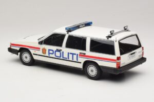 Volvo 740 GL Kombi Politi Norway Minichamps 1:18 155171796 Metal — zdjęcie 5 z 6