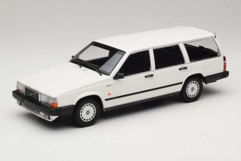 Volvo 740 GL Kombi Biały Minichamps 1:18 155171772 Metal