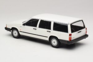 Volvo 740 GL Kombi Biały Minichamps 1:18 155171772 Metal — zdjęcie 5 z 6