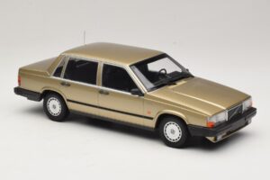 Volvo 740 GL Złoty Minichamps 1:18 155171700 Metal — zdjęcie 4 z 6