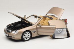 Mercedes SL500 R230 Travertine Beige Norev 1:18 183843 Metal — zdjęcie 2 z 9