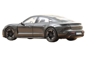 Porsche Taycan Turbo S Slate Grey Neo Norev 1:18 187654 Metal — zdjęcie 3 z 5