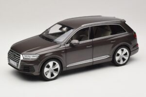 Audi Q7 4M Argus Brown Minichamps 1:18 5011407615 Metal