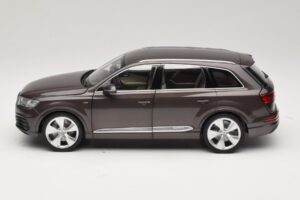 Audi Q7 4M Argus Brown Minichamps 1:18 5011407615 Metal — zdjęcie 4 z 8