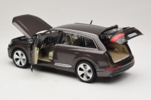 Audi Q7 4M Argus Brown Minichamps 1:18 5011407615 Metal — zdjęcie 5 z 8