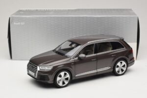Audi Q7 4M Argus Brown Minichamps 1:18 5011407615 Metal — zdjęcie 8 z 8
