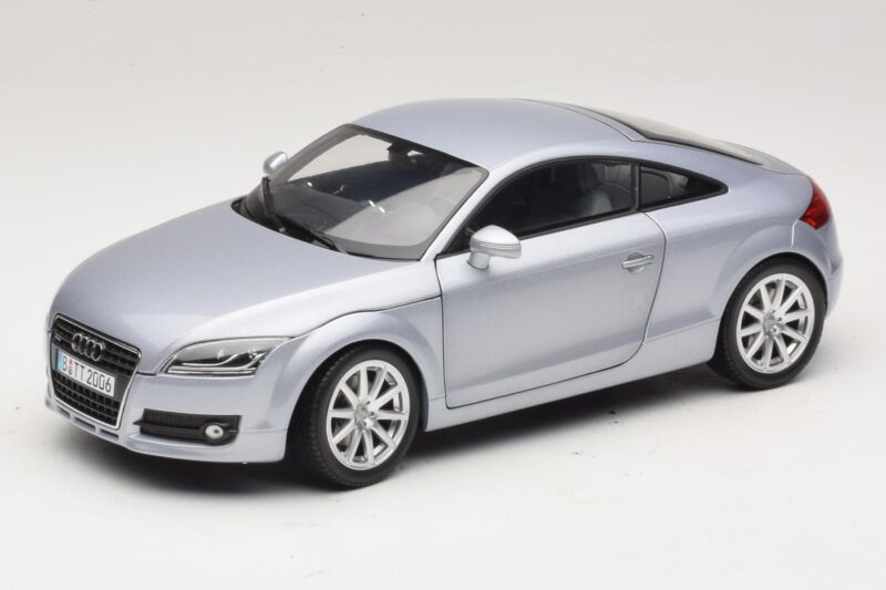Audi TT 8N Silverblue Metallic Minichamps 1:18 100015020 Metal