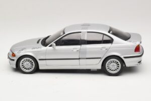 BMW 3-Series E46 6-Cylinder Srebrny UT Models 1:18 20512 Metal — zdjęcie 3 z 6
