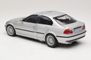 BMW 3-Series E46 6-Cylinder Srebrny UT Models 1:18 20512 Metal — zdjęcie 5 z 6