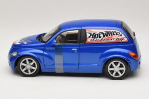 Chrysler PT Cruiser Dostawczy Niebieski Hot Wheels 1:18 29616 Metal — zdjęcie 3 z 7