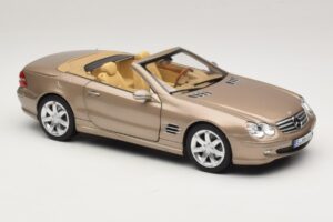 Mercedes SL500 R230 Travertine Beige Norev 1:18 183843 Metal — zdjęcie 7 z 9