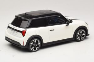 Mini Cooper S F66 Nanuq White Metallic Otto 1:18 OT1245 Żywica — zdjęcie 2 z 6