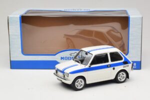 Fiat 126 Castrol Livery Biały Niebieski MCG 1:18 MCG18666 Metal — zdjęcie 6 z 6