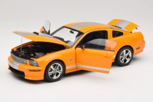 Ford Mustang GT S197 Grabber Orange Metallic AUTOart 1:18 73117-A1 Metal — zdjęcie 2 z 8