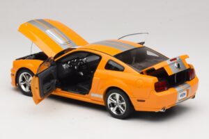 Ford Mustang GT S197 Grabber Orange Metallic AUTOart 1:18 73117-A1 Metal — zdjęcie 5 z 8