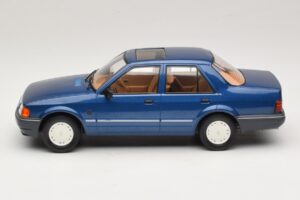 Ford Orion Mk2 1.6i Metallic Blue MCG 1:18 MCG18490 Metal — zdjęcie 3 z 6