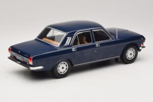 GAZ Volga GAZ-24-10 Ciemnoniebieski MCG 1:18 MCG18014 Metal — zdjęcie 2 z 6