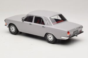 GAZ Volga GAZ-24-10 Szary MCG 1:18 MCG18016 Metal — zdjęcie 5 z 6