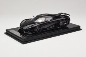 Koenigsegg Regera Czarny Pakiet Carbon Beżowe Wnętrze FrontiArt 1:18 Koenigsegg Regera Czarny Pakiet Carbon Beżowe Wnętrze FrontiArt 1:18 REMC042 Żywica