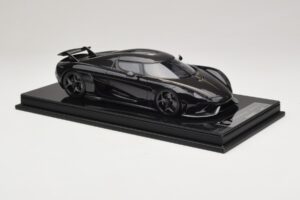 Koenigsegg Regera Czarny Pakiet Carbon FrontiArt 1:18 F079-179 Żywica — zdjęcie 4 z 7
