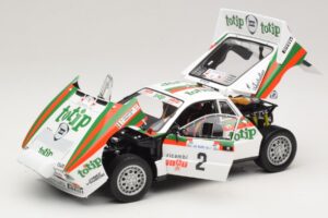 Lancia 037 #2 A. Bettega / M. Perissinot Rally San Marino 1984 Kyosho 1:18 08306F Metal — zdjęcie 2 z 8