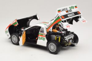 Lancia 037 #2 A. Bettega / M. Perissinot Rally San Marino 1984 Kyosho 1:18 08306F Metal — zdjęcie 5 z 8