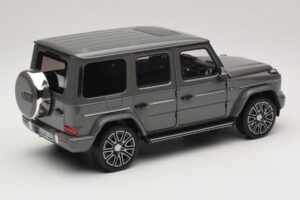 Mercedes G-Class W465 Classic Grey Norev 1:18 183035 Metal — zdjęcie 2 z 6
