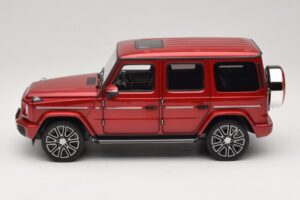 Mercedes G-Class W465 Hyacinth Red Norev 1:18 183037 Metal — zdjęcie 3 z 6