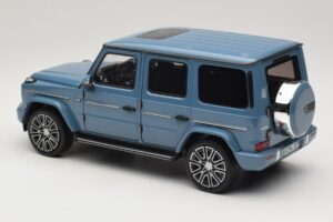 Mercedes G-Class W465 Vintage Blue Norev 1:18 183034 Metal — zdjęcie 5 z 6