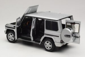 Mercedes G500 W463 LWB Edycja Dealerska Srebrny AUTOart 1:18 B66962142 Metal — zdjęcie 5 z 8