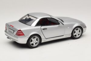 Mercedes SLK230 R170 AMG Roadster Srebrny UT Models 1:18 26152 Metal — zdjęcie 3 z 8