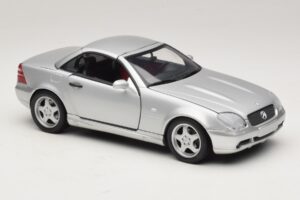 Mercedes SLK230 R170 AMG Roadster Srebrny UT Models 1:18 26152 Metal — zdjęcie 6 z 8