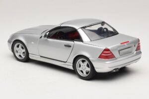 Mercedes SLK230 R170 AMG Roadster Srebrny UT Models 1:18 26152 Metal — zdjęcie 7 z 8