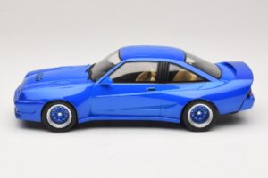 Opel Manta B Niebieski Metalik MCG 1:18 MCG18258 Metal — zdjęcie 3 z 6