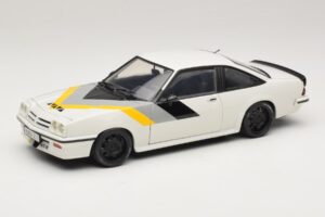 Opel Manta B GT/E Biały Czarne Felgi Custom Revell 1:18 08422 Metal